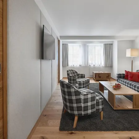 Отель Schwarzer Adler - Adults Only