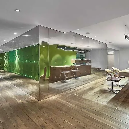 Schwarzer Adler - Adults Only 4* Кицбюэль