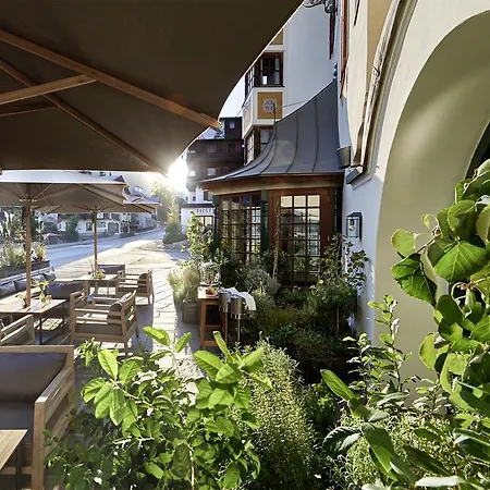 Отель Schwarzer Adler - Adults Only Кицбюэль